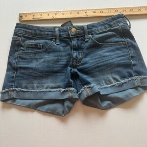 MOSSIMO Size 0 / 26 Waist Zip Frayed Hem Shorts Jeans‎ Mid Rise 🔥🔥 (D2)